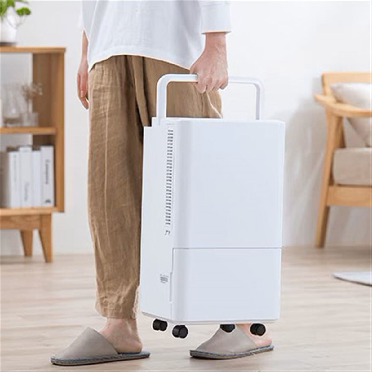 アイリス、排気スペースを壁際約5cmに抑えた「コンパクトクーラー」を