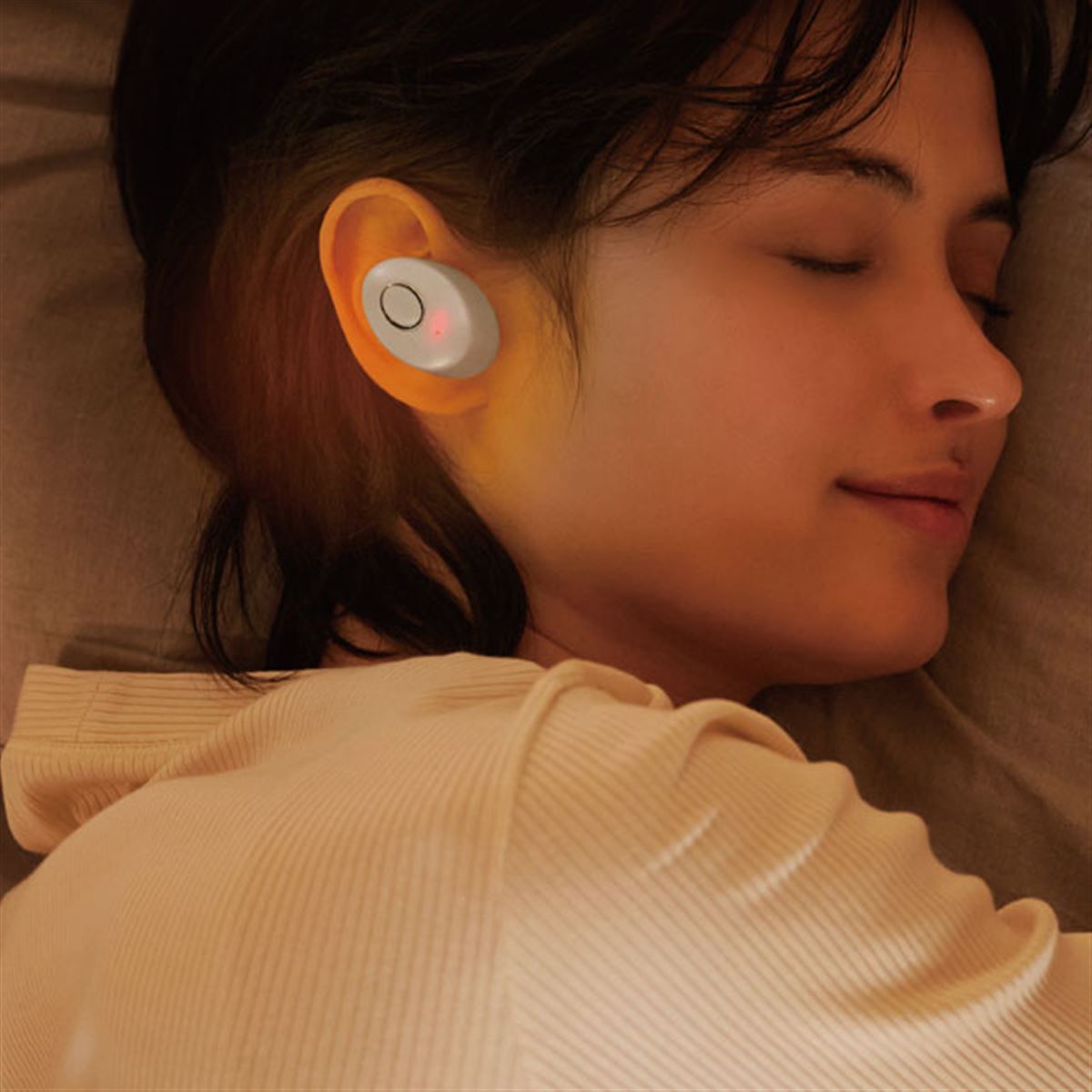 アテックス、耳の中をじんわり温めるイヤホン型ヒーター「ミミトロリン