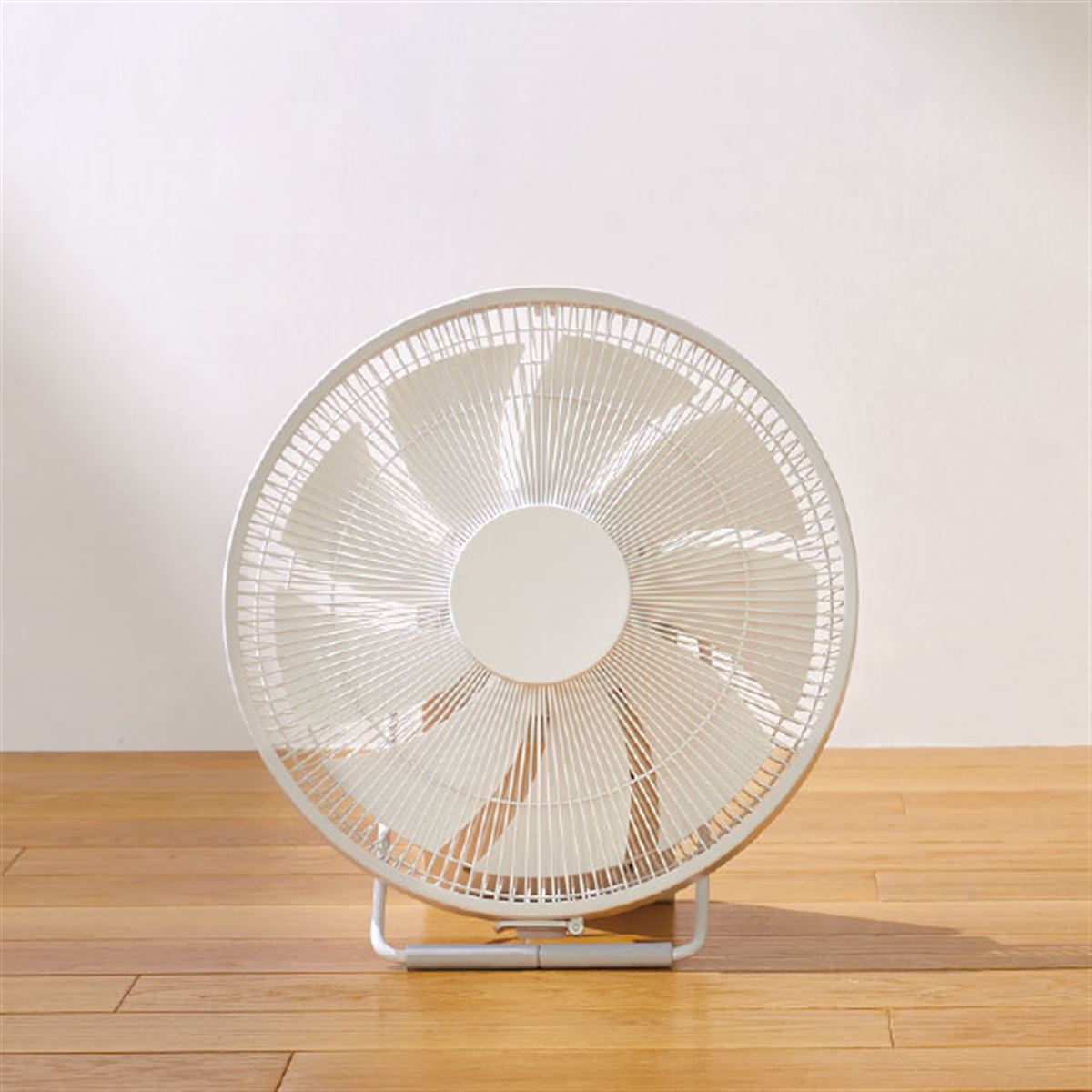 ツインバード、新開発エクセルブレード搭載の「首振りがいらない