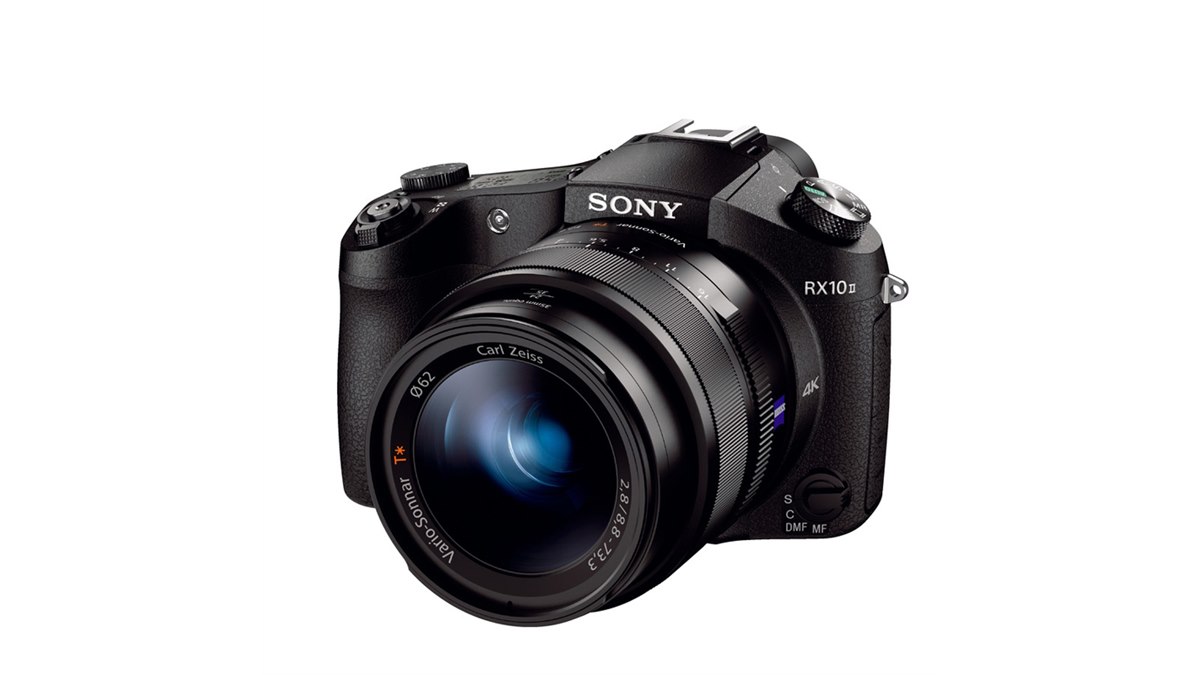 ソニー、4Kや超スロー動画に対応した8.3倍ズームの1型カメラ「RX10 II