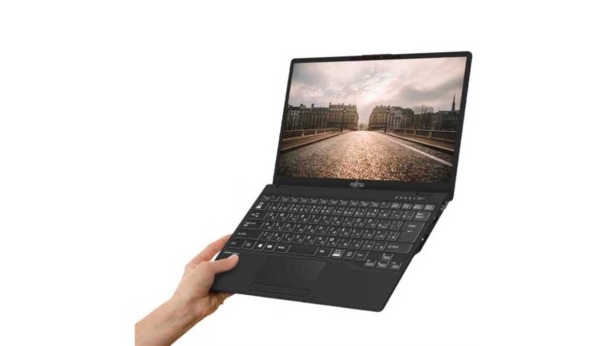 富士通、重さ約634gの“世界最軽量”13.3型モバイルノートPC「UH-X/E3