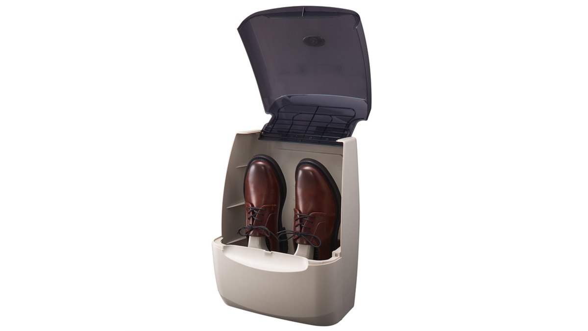 コイズミ、除菌・脱臭機能を搭載した靴専用乾燥機「クツサラ」 - 価格.com