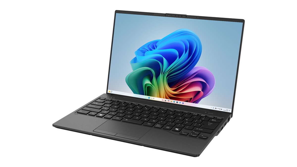 富士通、約848gでCopilot+ PCに認定された14型ノートPC「FMV Note U