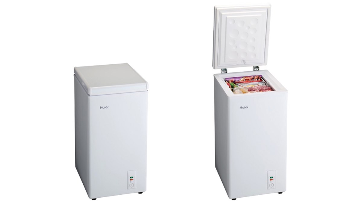 ハイアール、設置しやすい幅約44cmスリム設計の66L上開き式冷凍庫「JF