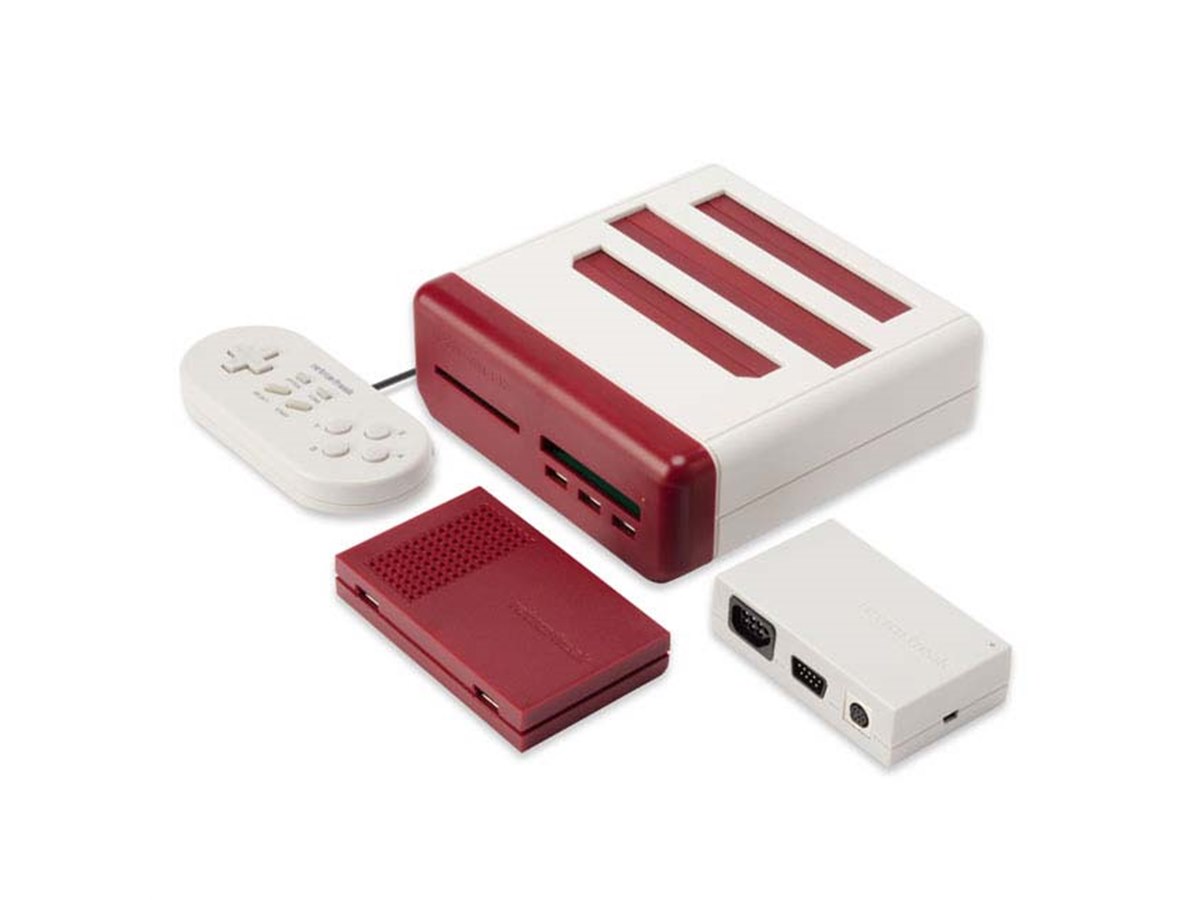 11機種のレトロゲームをプレイできる「レトロフリーク」に限定色