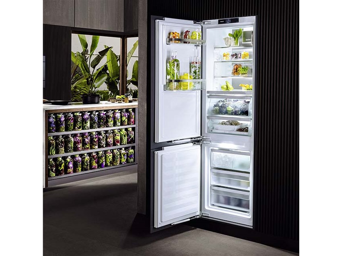 ミーレ、初のビルトイン冷凍冷蔵庫「KFNS 7734 D」「KFNS 7795 D