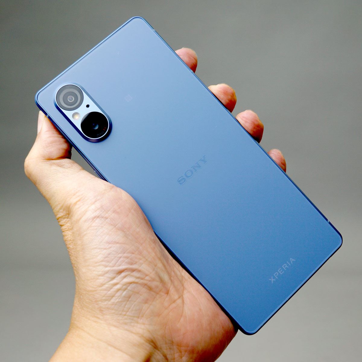 ソニー「Xperia 5 V」レビュー！ 新しいデュアルカメラと長持ち電池が