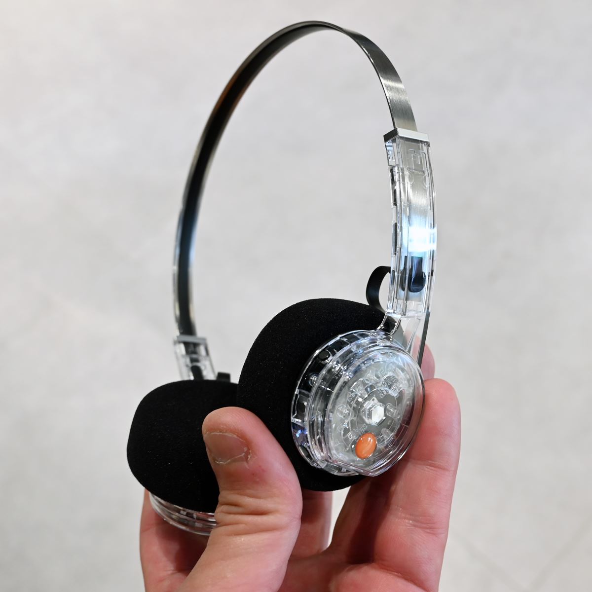 MONDO by defuncが日本上陸。レトロポップなオンイヤーヘッドホンなど