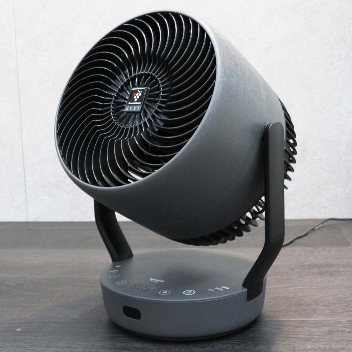 シャープ初のサーキュレーターは静かで大風量＆ファンやガードが洗えて