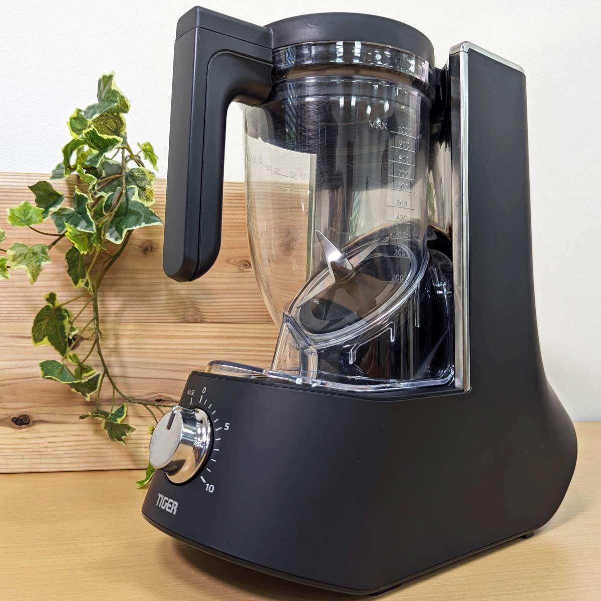 斜め45度の刃を搭載した斜め型ミキサー「TIGER EDGE」の実力を見てきた