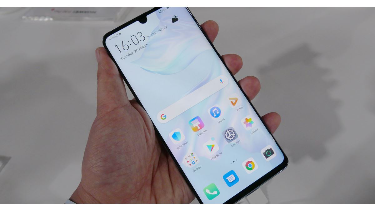 ファーウェイが新型スマホ「P30 Pro」＆「P30」発表。暗所撮影、ズーム