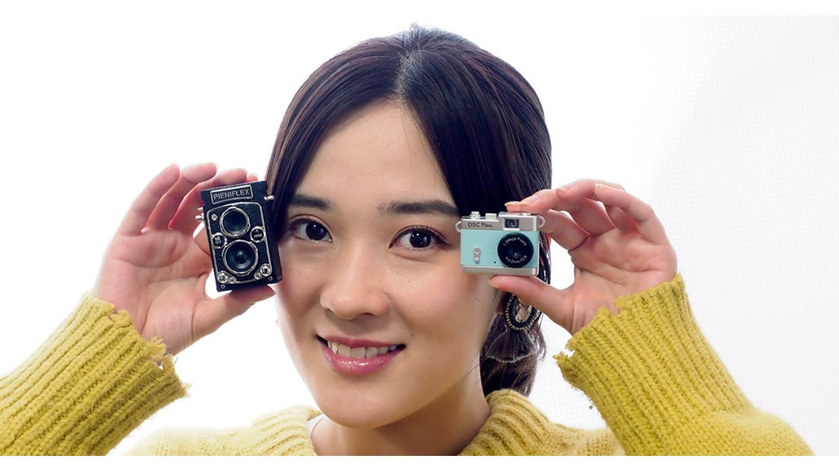 2台買っても1万円以下！ クラシックなデザインの超小型トイデジが