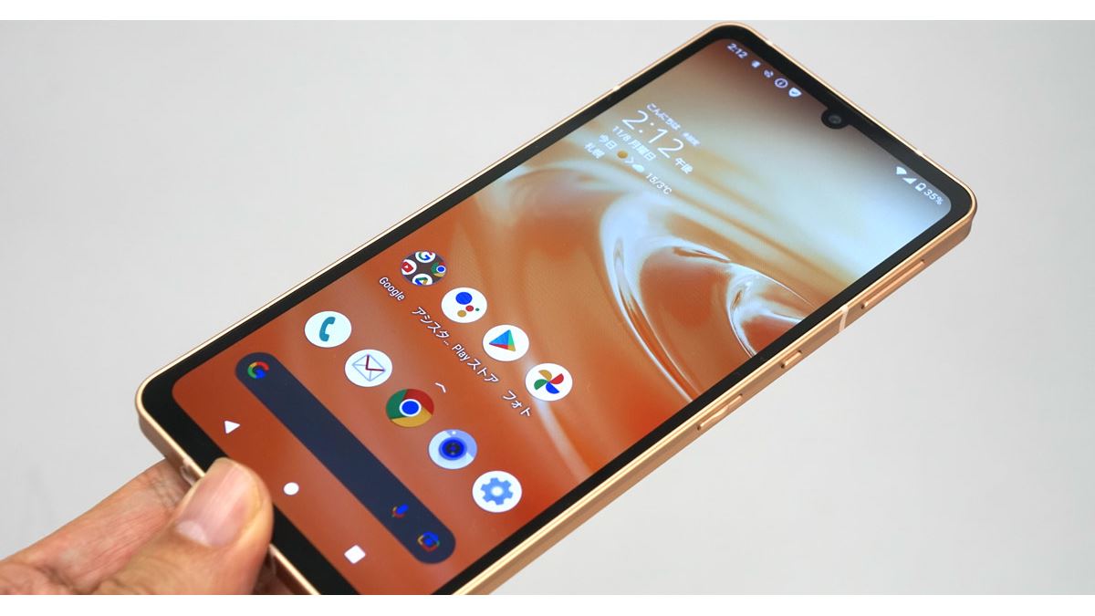 薄くて軽い！ さらに電池持ちも最高レベル。シャープ「AQUOS sense6