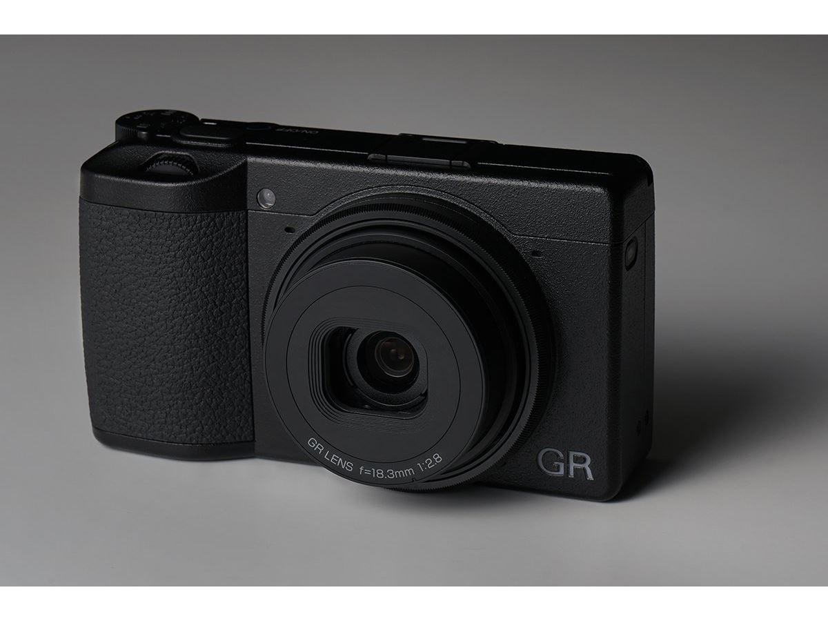 さらなる“深化”を遂げたスナップシューター、リコー「GR III」レビュー