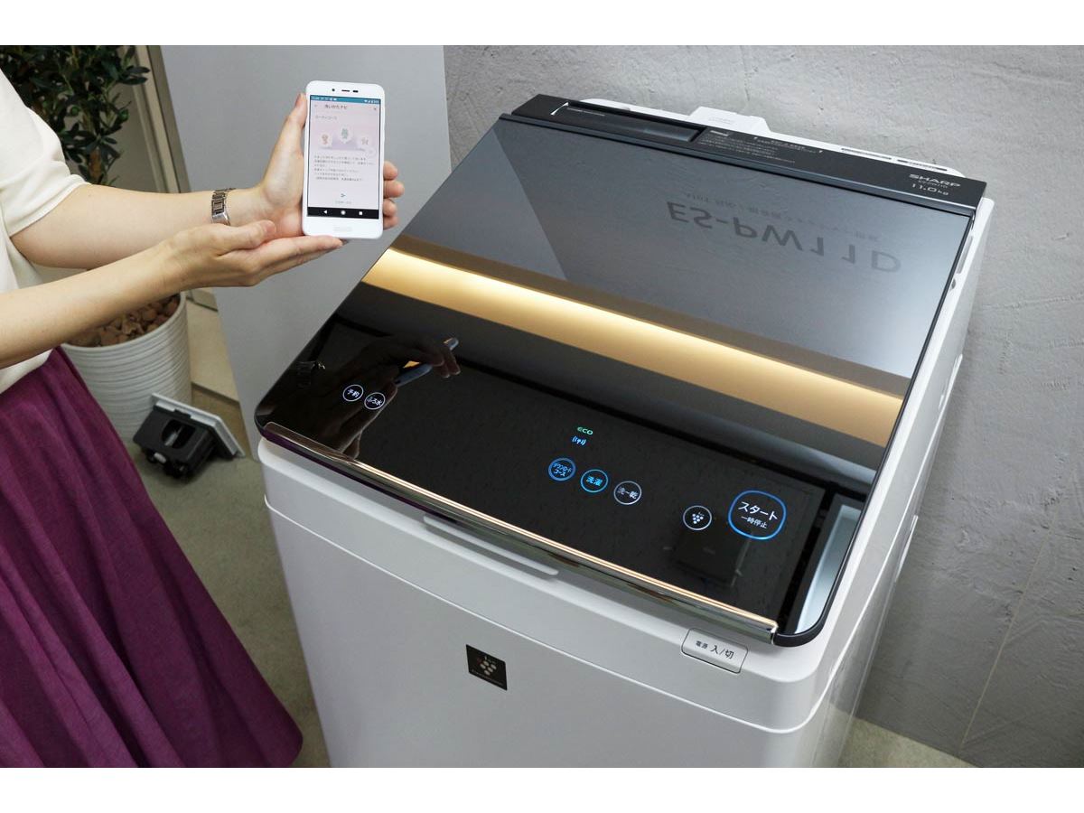 冷蔵庫とつながる洗濯機!? シャープの縦型洗濯乾燥機「PWシリーズ」を