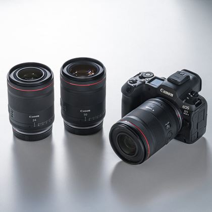 キヤノン「EOS Kiss X8i ダブルズームキット」が人気上昇中！ 価格下落
