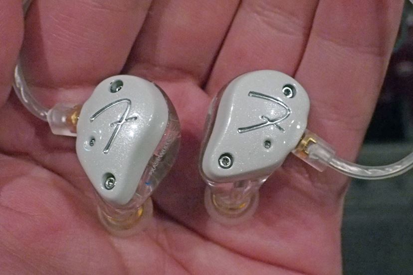 Fenderから6BA搭載の最上位イヤホン「FXA9」が登場！ - 価格.comマガジン