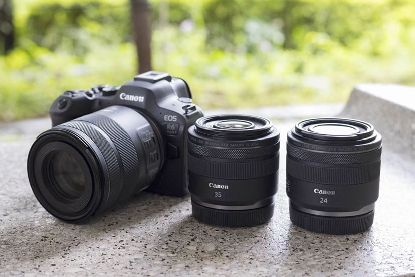 ポートレートは広角で撮ると面白い！ キヤノンの単焦点レンズを使って