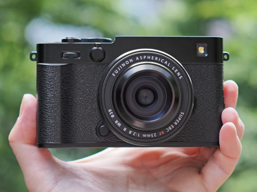富士フイルム「X-E5」レビュー！ 待望のボディ内手ブレ補正をついに