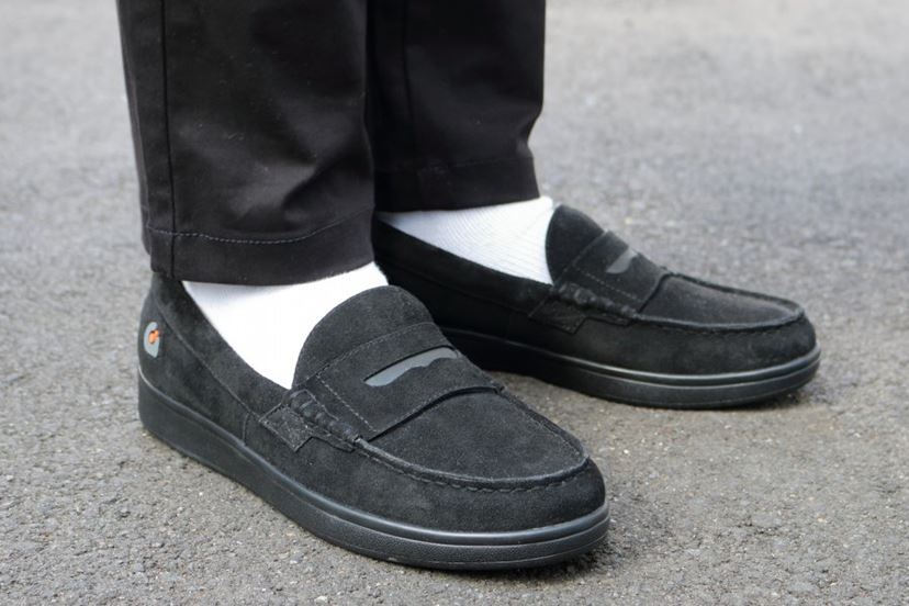 オン／オフ使えて1万円切り！ スニーカー感覚で履けるローファー