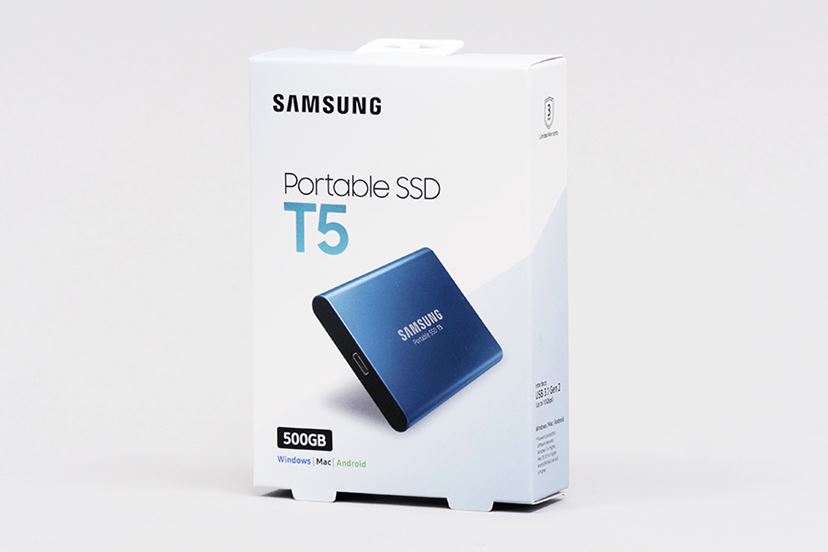 コンパクトでも速い、サムスンの新型ポータブルSSD「T5」の実力を
