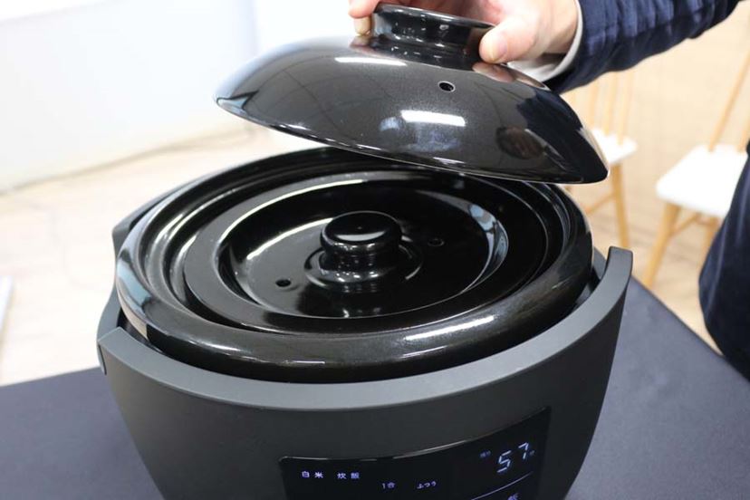 シロカと長谷園が共同開発。“本物の”土鍋電気炊飯器「かまどさん電気