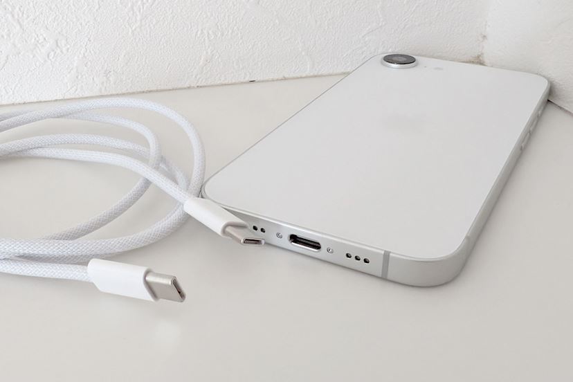 iPhone 16e」に適した充電器4選と選び方 - 価格.comマガジン