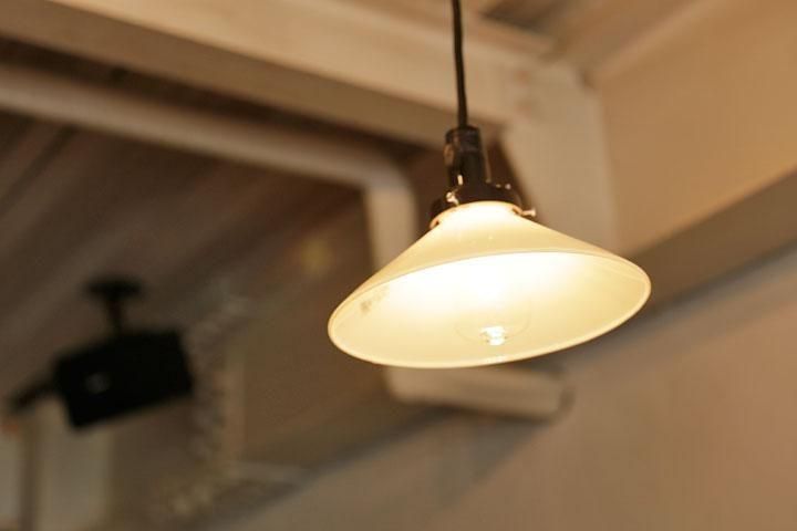 ペンダントライト 乳白 ガラス 1灯 Ridge ホワイト｜デザイン照明のCROIX