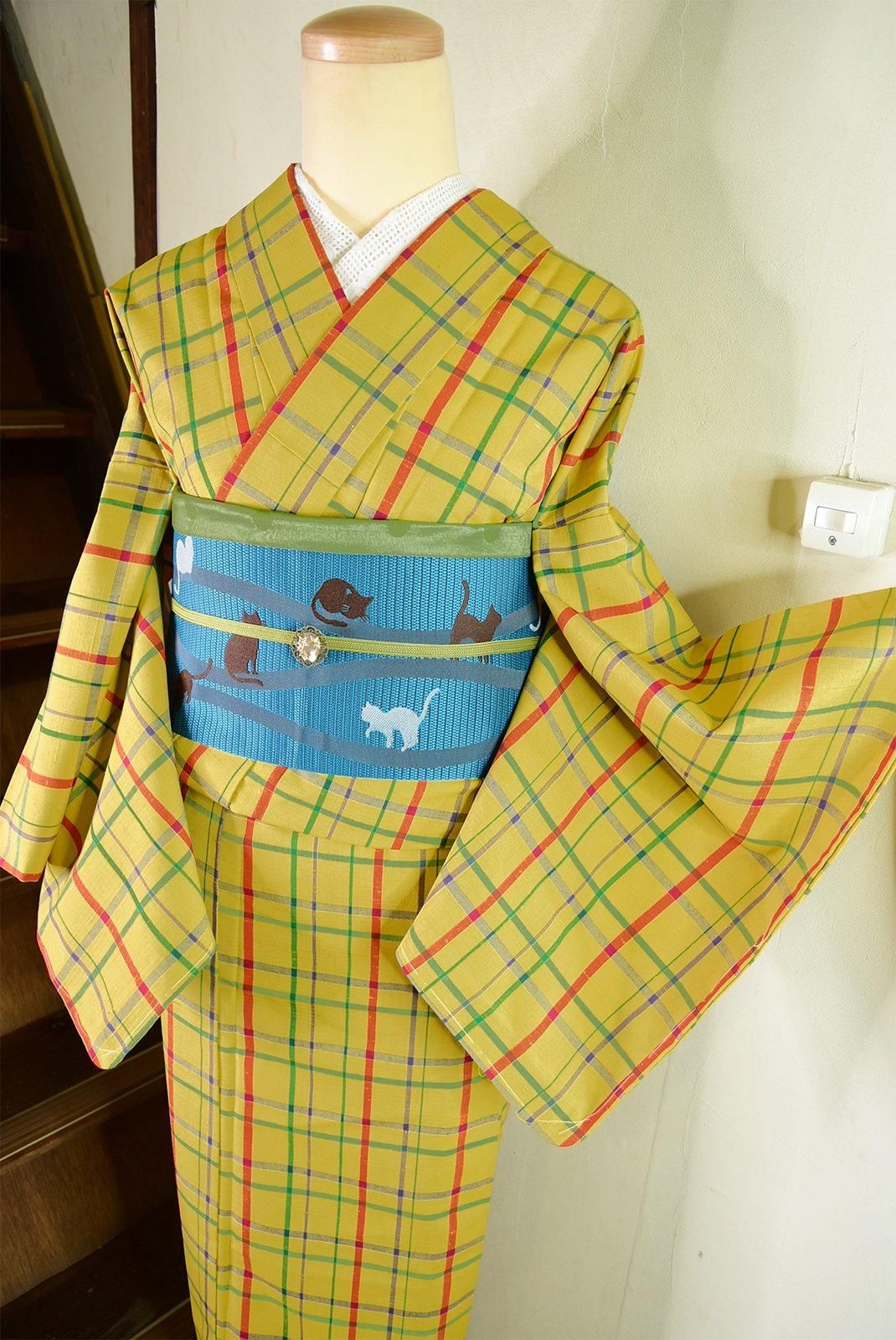 マスタードイエローにマルチカラーチェックモダンなウール紬単着物