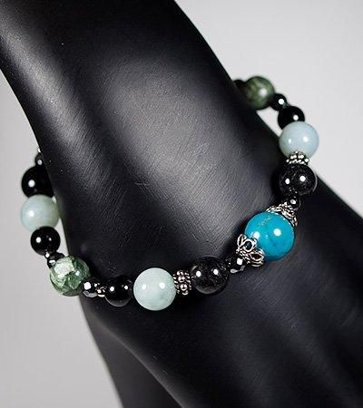 ターコイズと黒翡翠、翡翠、黒水晶の魔よけデザインブレスレットVenus
