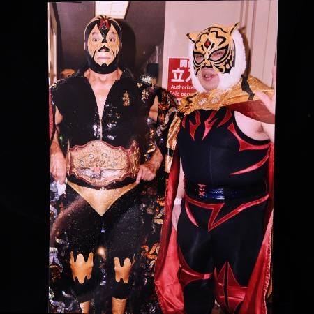 ミル・マスカラス&初代タイガーマスク2ショット生写真（A4