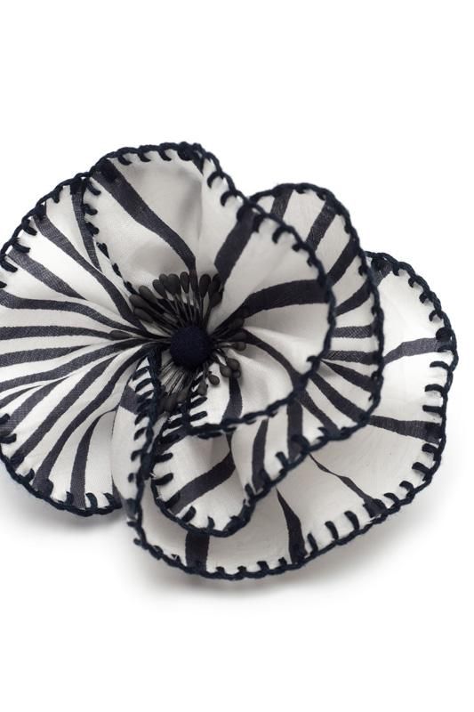 mina perhonen light flower コサージュ - ミナペルホネン正規取扱店