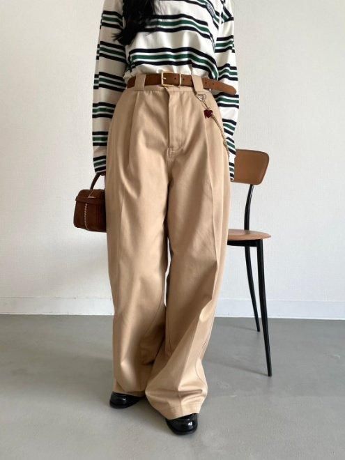 LILY BROWN（リリーブラウン)Dickies®別注アイテム第2弾 】女性らしさ