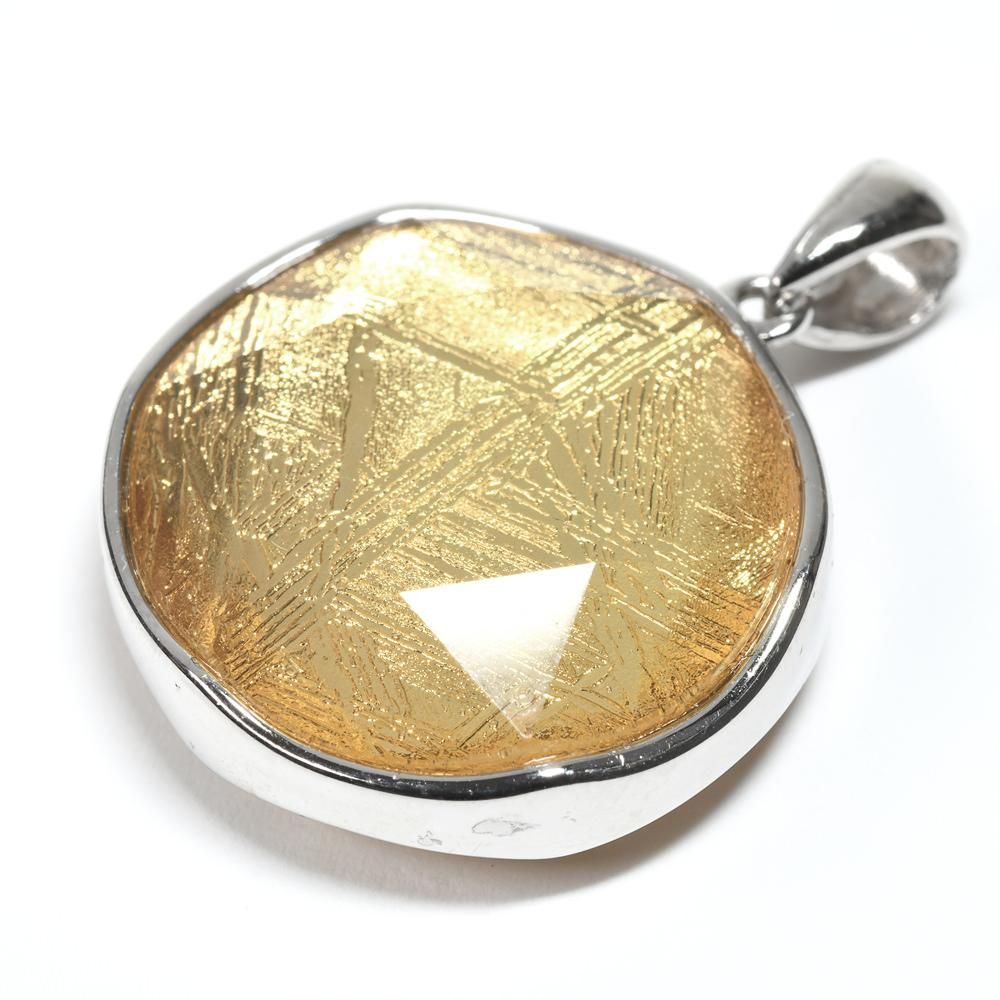 鉄隕石 ムオニナルスタ隕石（ゴールド）ペンダントトップ 20mm #QK329