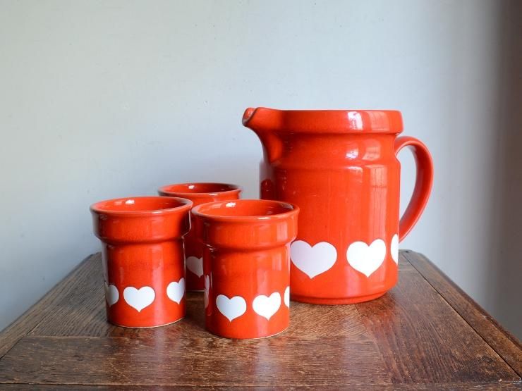 赤地の花柄陶器装飾品 赤地の花柄陶器装飾品 赤地の花柄陶器装飾品