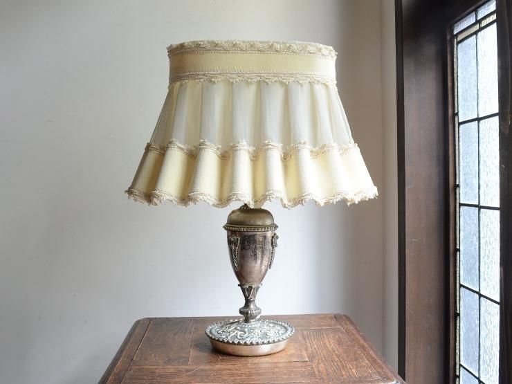 アンティーク ホワイトシェード テーブルランプ（48cm）｜アンティーク
