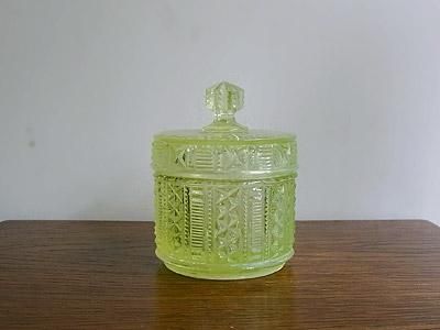 ウランガラス アクセサリーケース（小物入れ）｜アンティーク雑貨