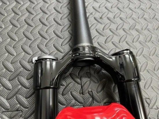 店頭在庫ございます。 2026-2025 MARZOCCHI Bomber DJ 26in 100 Grip