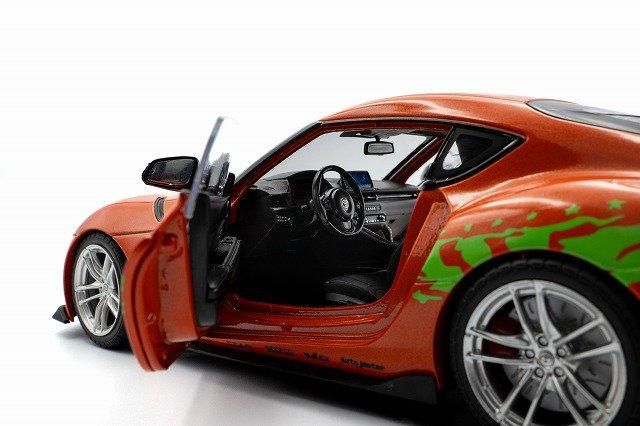 ソリド】 1/18 トヨタ GR スープラ トリビュート 2024 (オレンジ