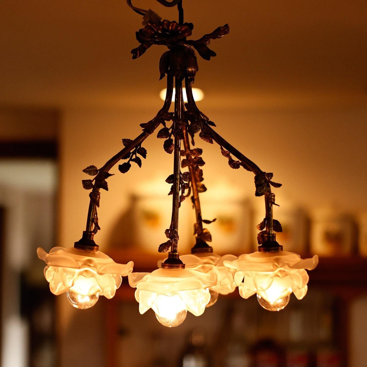 小さな4灯シャンデリア パート・ド・ヴェールブロンズ チューリップ