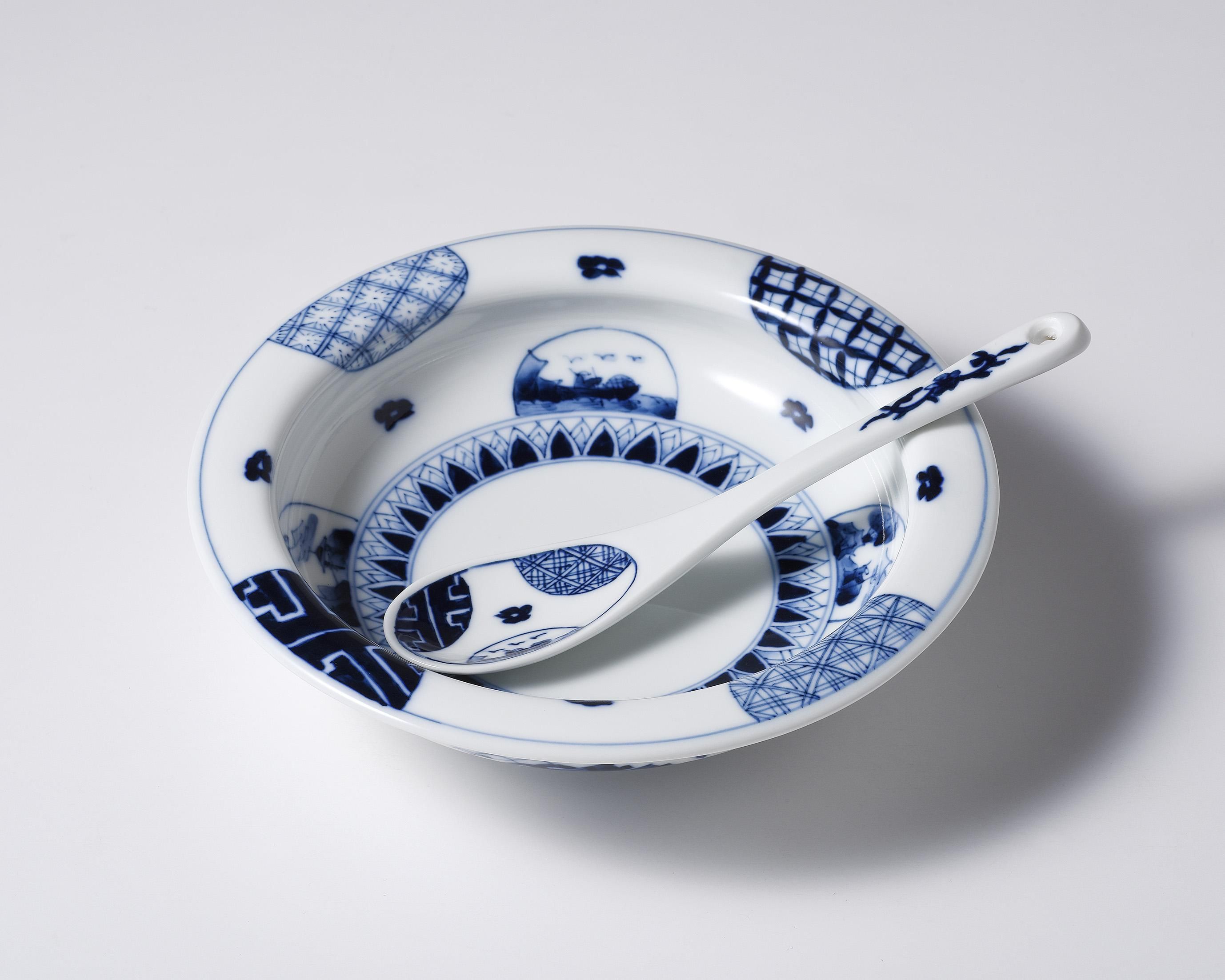 丸紋山水絵スープ皿(中)(スプーン付き) - 三川内焼「平戸洸祥団右ヱ門