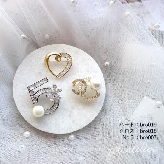 パールとキュービックジルコニアのクロスモチーフ・ブローチ bro018