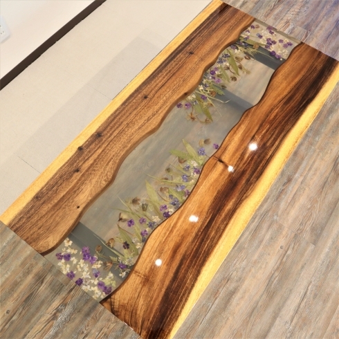 ドライフラワーのレジンローテーブル]レジンテーブル、リバーテーブル