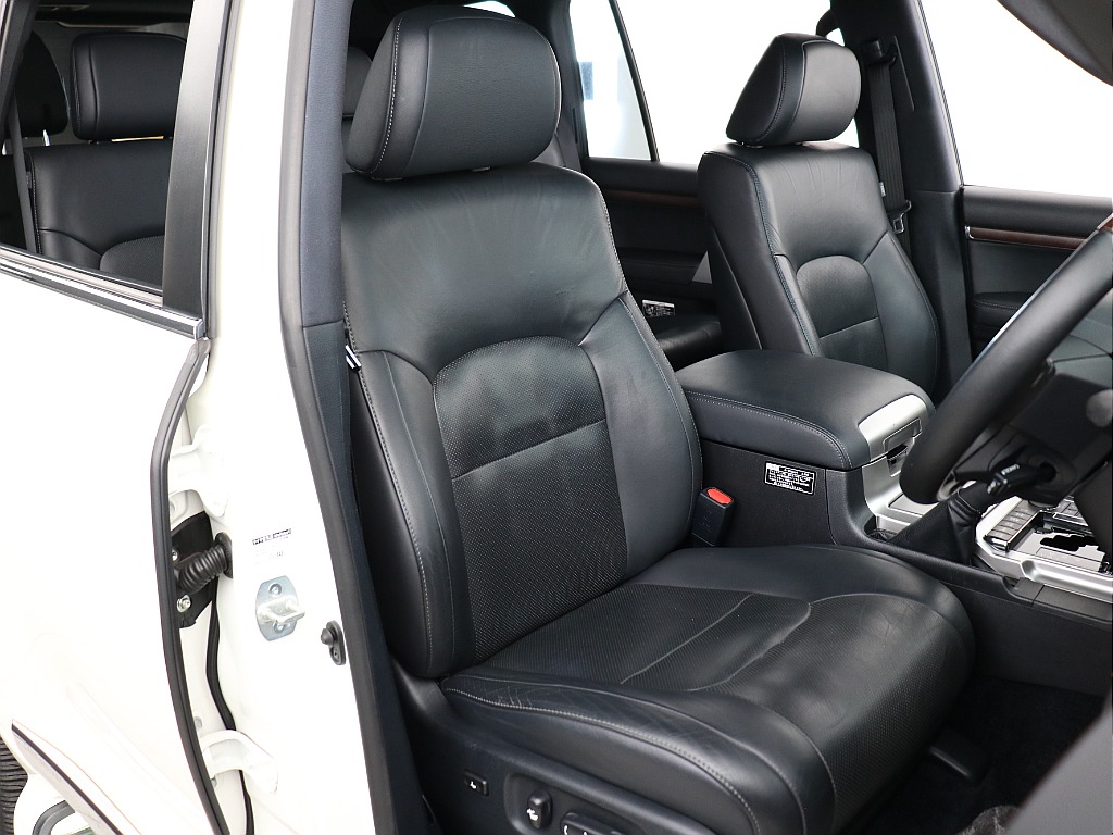 トヨタ ランドクルーザー200 4.6 ZX 4WD(H29年式,8.6万km) | FLEX