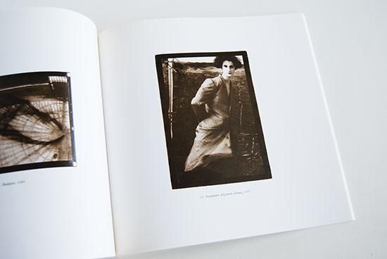 SARAH MOON サラ・ムーン展 巴里のエレガンスな視線 - 古本買取 2手舎