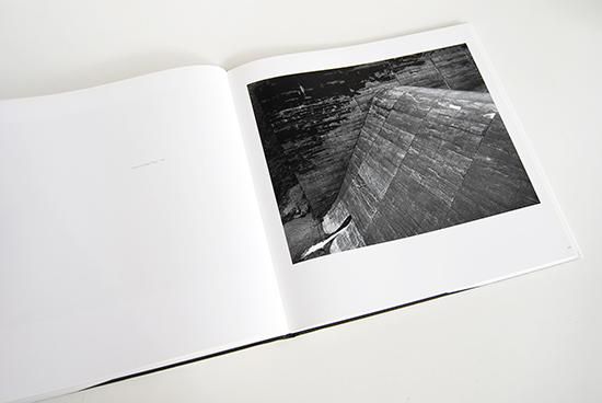 TOSHIO SHIBATA: LANDSCAPE ランドスケープ 柴田敏雄 写真集 - 古本
