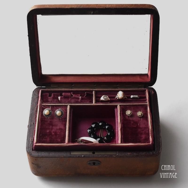 アンティーク ブラウンレザー グラスジュエリーボックス - CHIROL