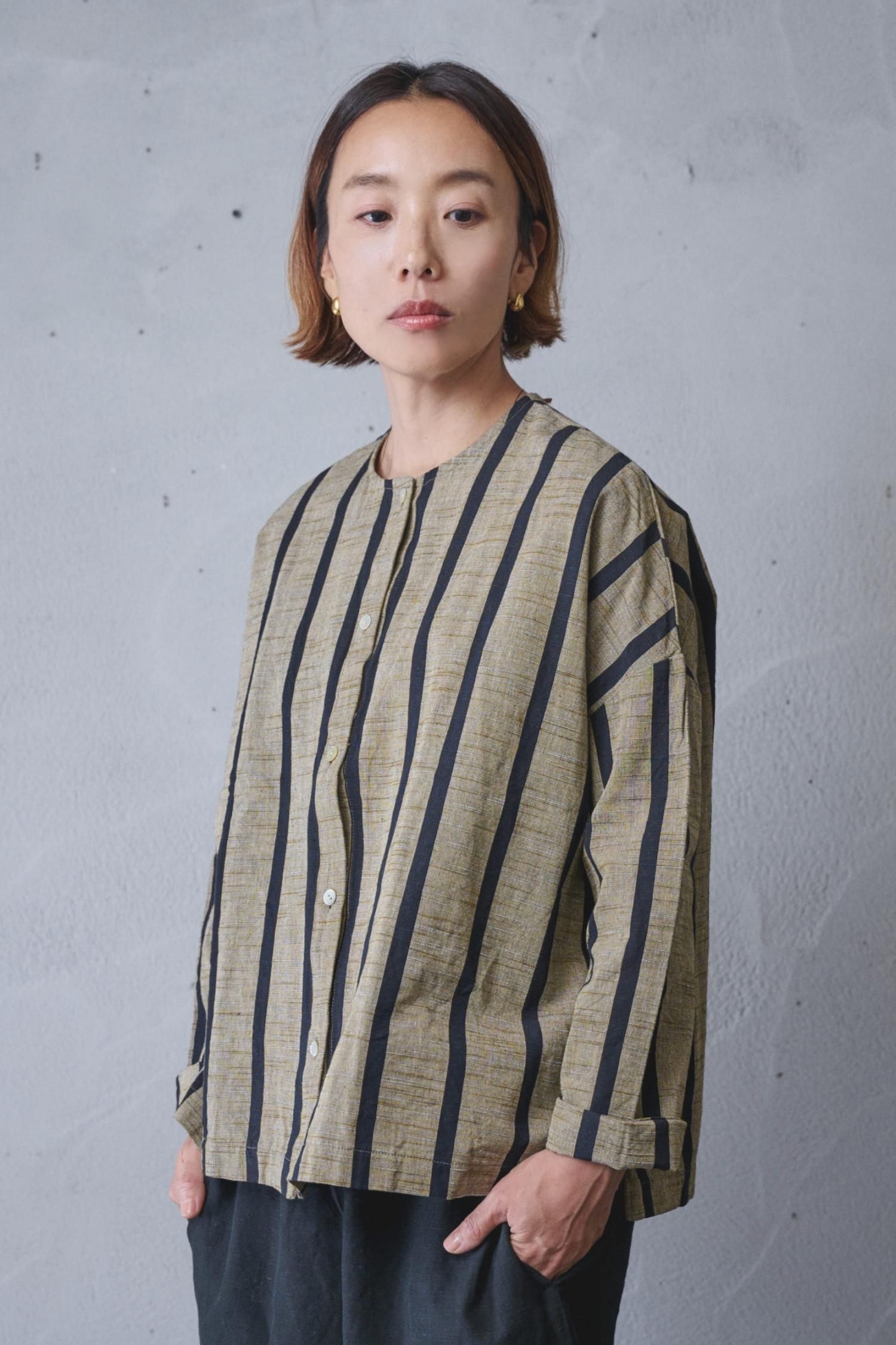 YAMMA 会津木綿 丸首ボタンシャツ（ともえ縞）- poooL (online shop)