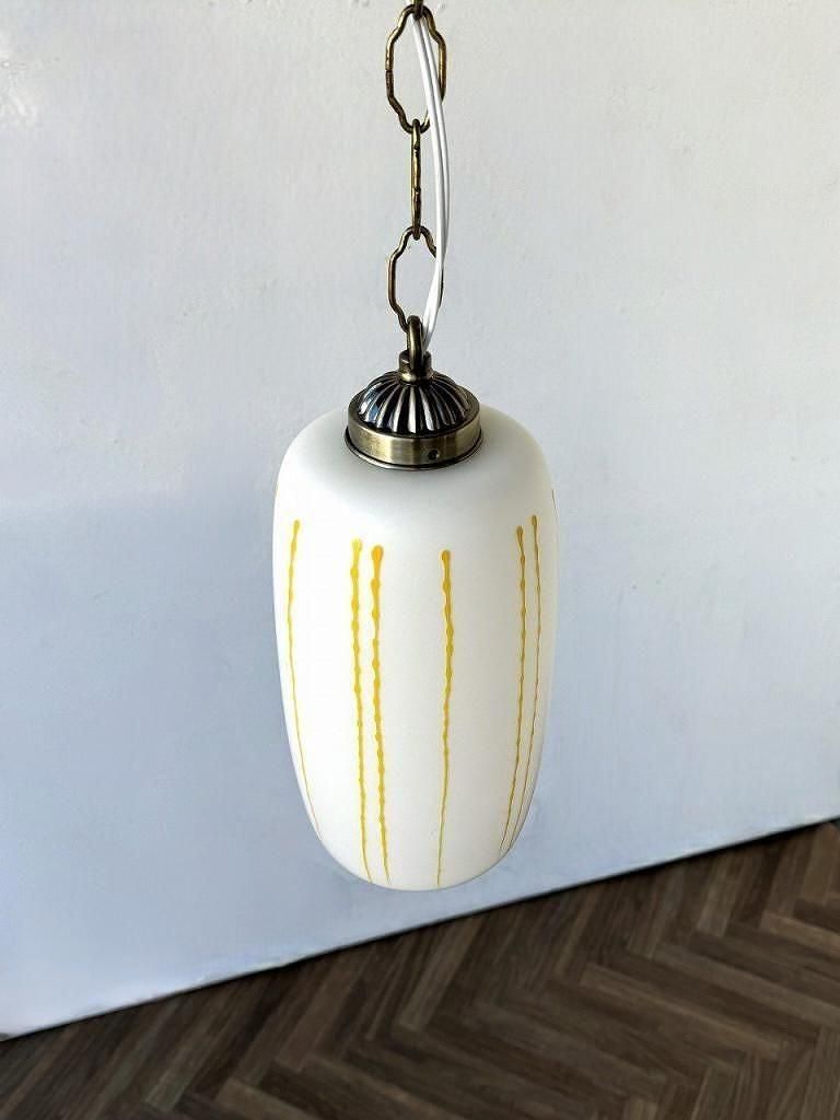 ヴィンテージ ホワイトガラス ペンダントランプ (複数在庫有り