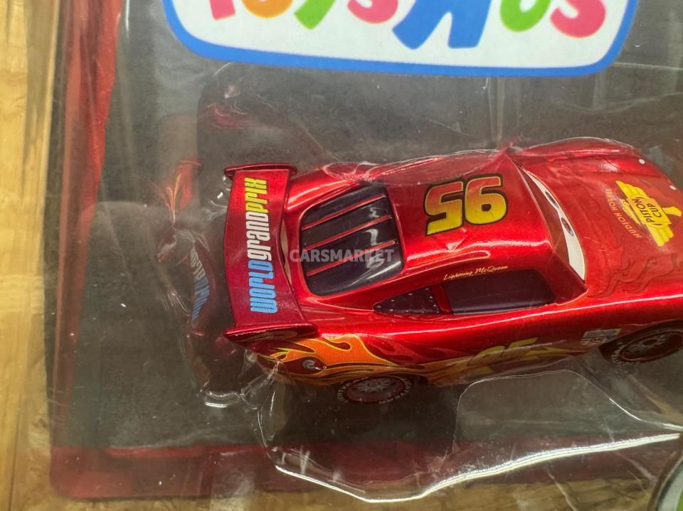 LIGHTNING MCQUEAEN WITH METALLIC FINISH TOYSRUS 限定赤メタリック